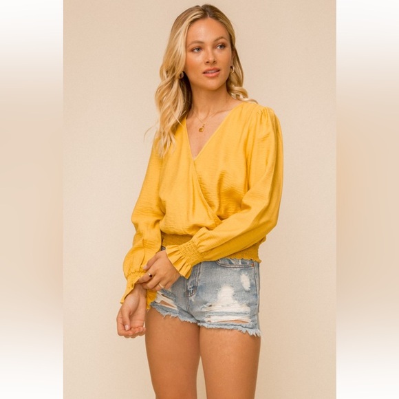 Promo Style Smocked Hem Detail Blouse||Mustard - Picture 6 of 8